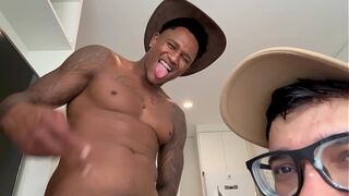 MACROS GOIANO TAKING THE DICK OF THE ENDOWED BLACK MAN JONH RICK - INTERRACIAL GAY SEX WITHOUT A CONDOM - GOIANO ENTERING THE DICK OF THE BIG-DICKED BAIANO