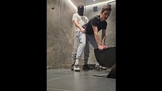 DUDE FUCK GUY AND CUM ON FACE