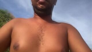 82 The big black has a nice body ins't guys?