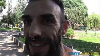 Amateur dude spunks cock