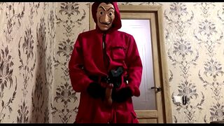 The robber from the "PAPER HOUSE" found a worker and cums on his face / Dirty Russian conversations / La Casa De Papel