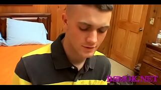 Smokin' homo jerks off hard