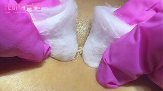 Extraction of blackheads and pimples