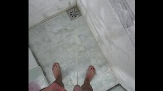 PISSING GOOD IN SLOW CAMERA