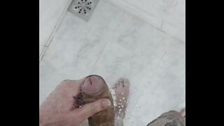 I JERKED OFF AT THE GYM =0