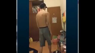 Taiwanese hip-hop super handsome guy in estrus poses naked for you