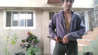 Worker relaxes naked in yard while boss is gone