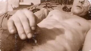 Кончил на своё тело