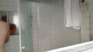 I traveled to the capital and stayed in a 2-star hotel. At night I took a shower in the worst hotel.