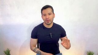 Abogado hetero casado se coge por primera vez a un mesero twink. Relato sexual