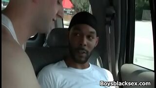 Black Muscular Man Seduces and Fuck White Sexy Boy 07
