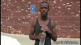 Gay Black Bareback Dick Sucking And Fucking Video 18
