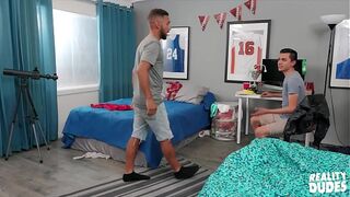 (Chris Manning) Tries His Best To Relax (Ricky Daniels) Before His Game Starts - Reality Dudes