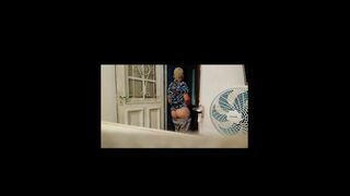 I went to Belo Horizonte and showed off on the street in front of the bar at night on the balcony of