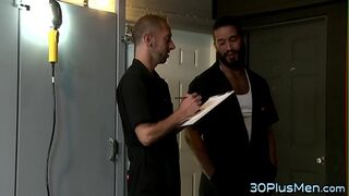 Ripped bear in uniform rims and fucks ass