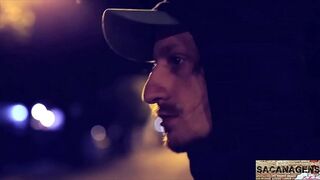 SAFADO RUIVO JAMS IN THE BATHROOM OF THE CLUB AND RECEIVES BUCKET FROM A STRANGER