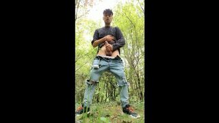 Jerking in the woods + shaking orgasm