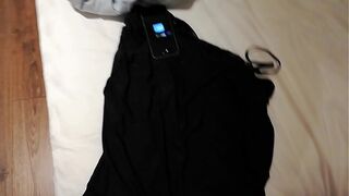 Vietnamese SEX movie - Entering the room to masturbate with her nightgown