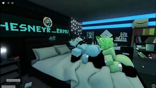 Roblox furry fulfilling his sniffing fetish...( SNO / MX RLN )