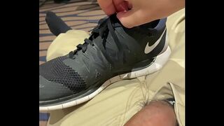 wank on sneaker