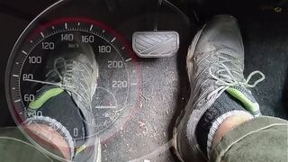 Downhill Rush – Intense Pedal Pumping and Brake Failure Action!