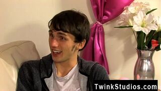 Gay twinks Colby London has a pecker fetish and he's not afraid to