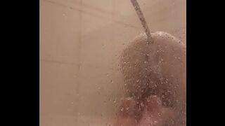 Fagot taking a shower
