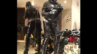 Roxina2005RubberFetishShow270205XL.WMV
