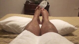 When the lights go out my feet come out and play - Bonus content - Day 4.5- Manlyfoot