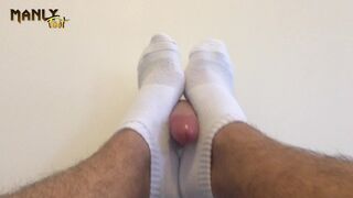 CAN I GIVE YOU A FOOT JOB? - REALISTIC 6” DICK - NO LUBE SOCKED & RAW MALE FOOTJOB - MANLYFOOT