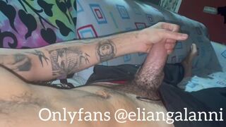 BIG COCK, FITNESS MODEL MEN JERKING OFF, BIG CUM ON HAIRY CHEST.