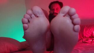 Worship my feet. Imagine you cumming over them