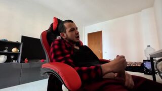 I like to be watched