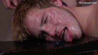 Horny twinks hardsex