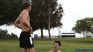 Big Dick Twinks Flip Flop With Cumshot