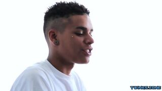 Big Dick Twinks Flip Flop With Cumshot
