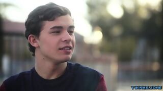 Hot Twinks Bareback With Cumshot