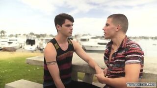 Muscle Twinks Bareback With Cumshot