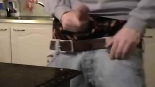 Sagger Boy Cumming In The Table