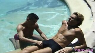 Sexy Gay Dude Fucks Like Pro