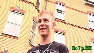 Twinks Fuck Like Crazy In A Car