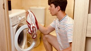 College boy Steals Underwear / Sniffing / Jerking OFF/ CUM / CALVIN KLEIN /