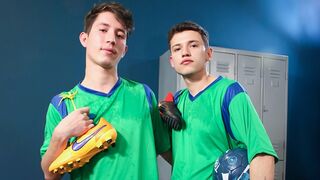 Teammates Jake Lotti & Loick Gauthier Get Wild In The Locker Room After Sweaty Workout - Latin Leche