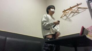 Masturbate while singing and endure ejaculation