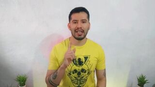 Gifted perfume salesman penetrates with his 20cm a priest man who gave him a massage! Sex story