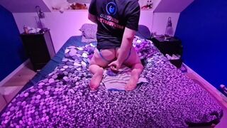 Matthew Fox is playing with a Bad Dragon dildo ( Puppy Play )