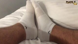 ENJOY MY LITTLE FOOT TEASE - NETFLIX & CHILL - MANLYFOOT -