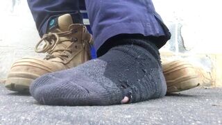 Fun at the farm - Worn out socks got holes in them, should I throw them out? - Manlyfoot - Censored