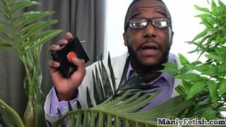 Muscled IR Hunk Wanked By Black Doctor With Muscles Fetish