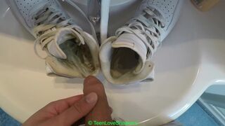 piss in new Sneakers (AF1, Adidas Hardcourt)